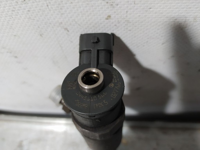 Recambio de inyector para peugeot 208 1.6 16v hdi fap referencia OEM IAM 0445110566  BOSCH