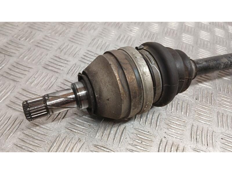 Recambio de transmision delantera derecha para opel astra gtc cosmo referencia OEM IAM 13191328  