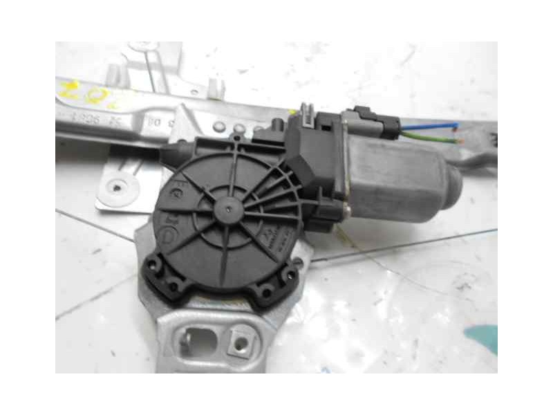 Recambio de elevalunas delantero derecho para peugeot 207 urban referencia OEM IAM   2 PINS