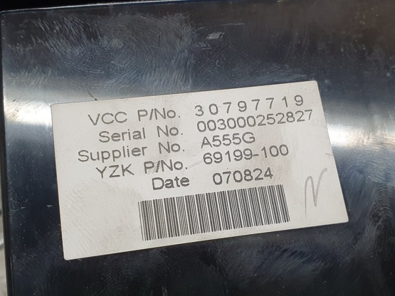 Recambio de pantalla multifuncion para volvo s40 berlina 1.6 d kinetic referencia OEM IAM 30797719 69199100 C/ MANDO CLIMATIZADO