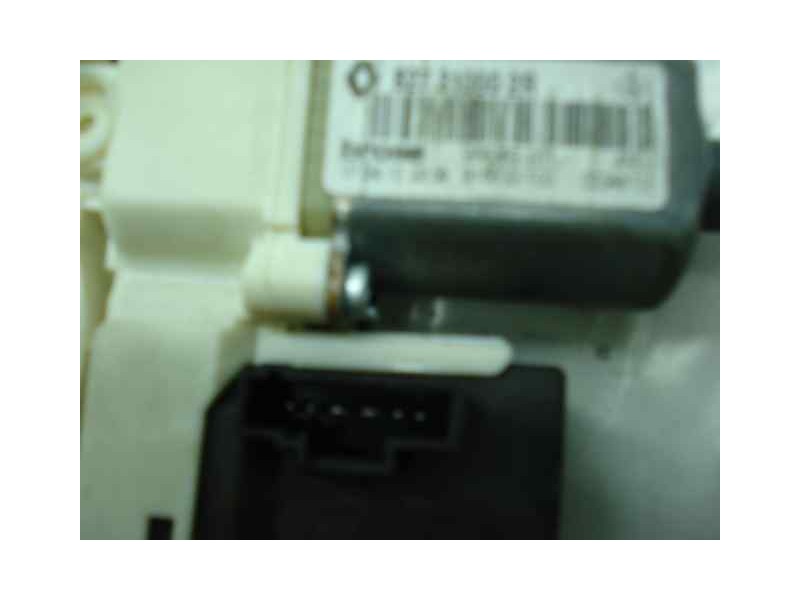 Recambio de elevalunas trasero izquierdo para renault megane iii berlina 5 p dynamique referencia OEM IAM 827210003R ELECTRICO B