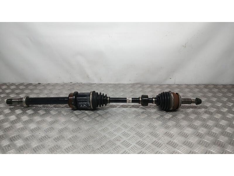 Recambio de transmision delantera derecha para toyota avensis (t27) advance referencia OEM IAM 4341005481  