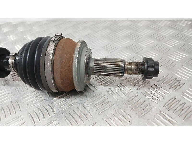 Recambio de transmision delantera derecha para toyota avensis (t27) advance referencia OEM IAM 4341005481  