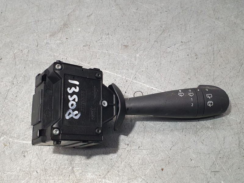 Recambio de mando limpia para dacia sandero comfort referencia OEM IAM E10645650  