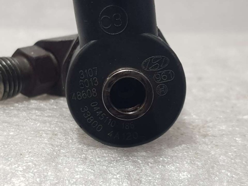 Recambio de inyector para hyundai h 1 starex h 1 starex td referencia OEM IAM 338004A120 0445110186 BOSCH