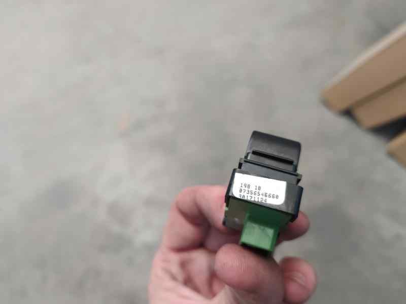 Recambio de mando elevalunas delantero derecho para fiat tipo ii (357) berlina lounge referencia OEM IAM 7356546660 30171124 