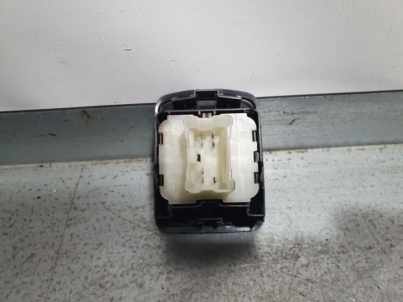 Recambio de mando elevalunas delantero izquierdo para dacia sandero comfort referencia OEM IAM 254116484R 10519923 