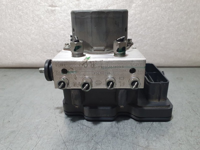 Recambio de abs para nissan qashqai (j11) acenta referencia OEM IAM 47660HV70A 269910 