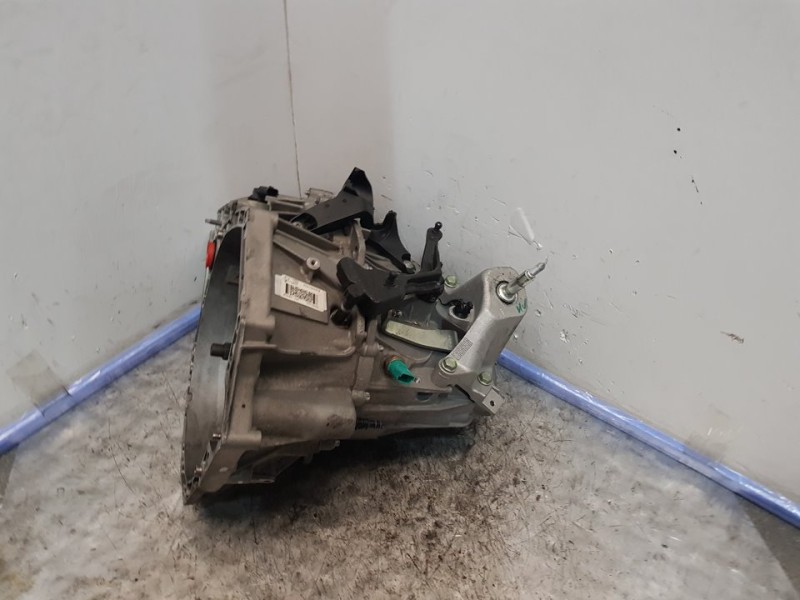 Recambio de caja cambios para nissan qashqai (j11) acenta referencia OEM IAM TL6100 S073803 6VELOCIDADES