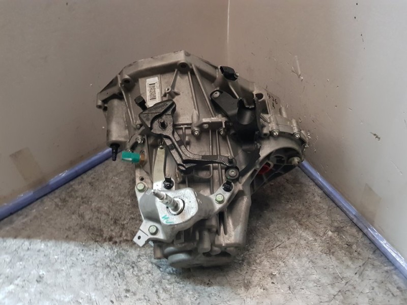 Recambio de caja cambios para nissan qashqai (j11) acenta referencia OEM IAM TL6100 S073803 6VELOCIDADES