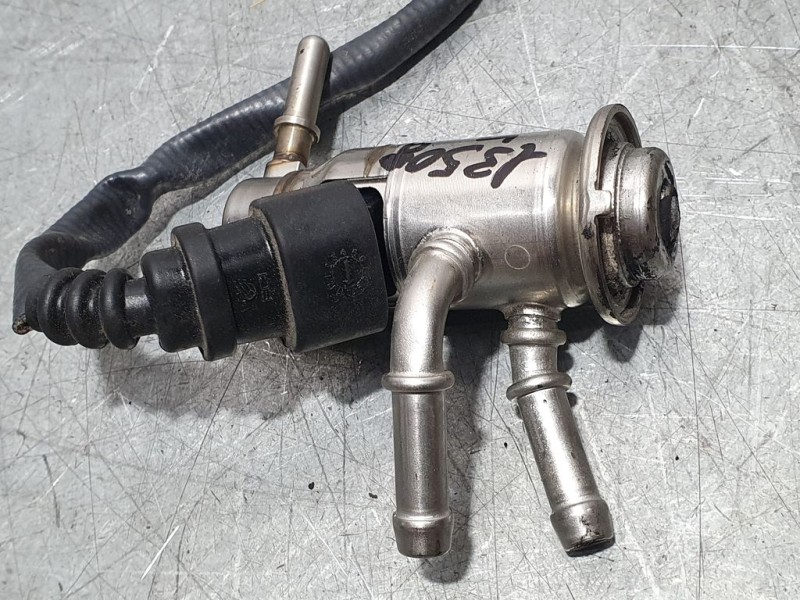 Recambio de inyector adblue para dacia sandero comfort referencia OEM IAM 208995377R L162400435 