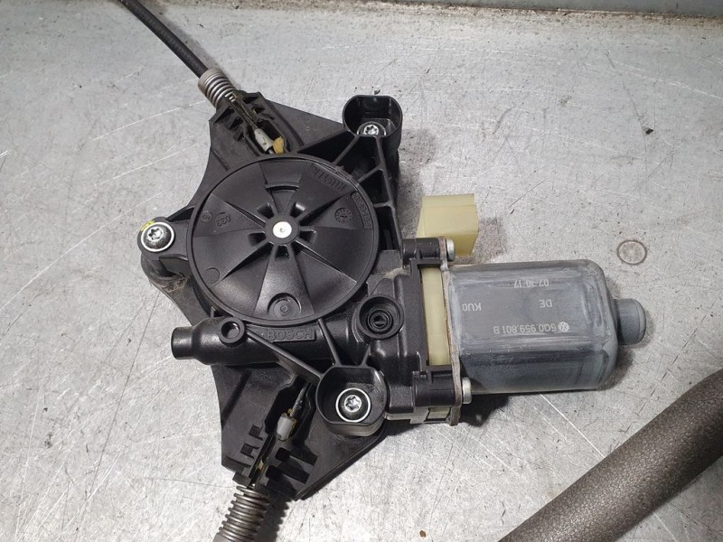 Recambio de elevalunas delantero izquierdo para skoda superb (3v3) active referencia OEM IAM 3V0837461A  ELECTRICO 2 PINS