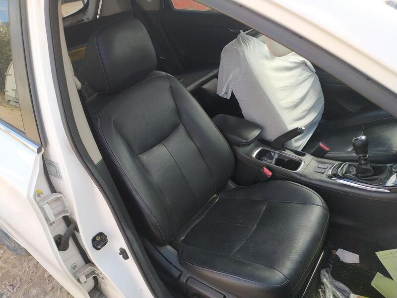 Recambio de asiento delantero derecho para nissan pulsar hatchback (c13) 1.5 dci referencia OEM IAM   
