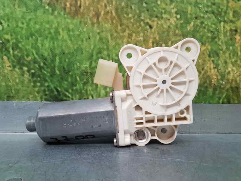 Recambio de motor elevalunas delantero derecho para mercedes-benz clase clk (w209) coupe 270 cdi (209.316) referencia OEM IAM   