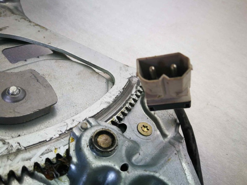 Recambio de elevalunas delantero derecho para bmw serie 5 berlina (e34) 2.0 cat referencia OEM IAM 680187274000  CLAV 2 PÌNS