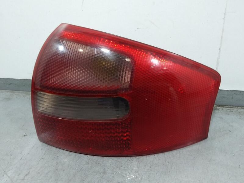 Recambio de piloto trasero derecho para audi a6 berlina (4b2) 1.9 tdi referencia OEM IAM 4b5945096  