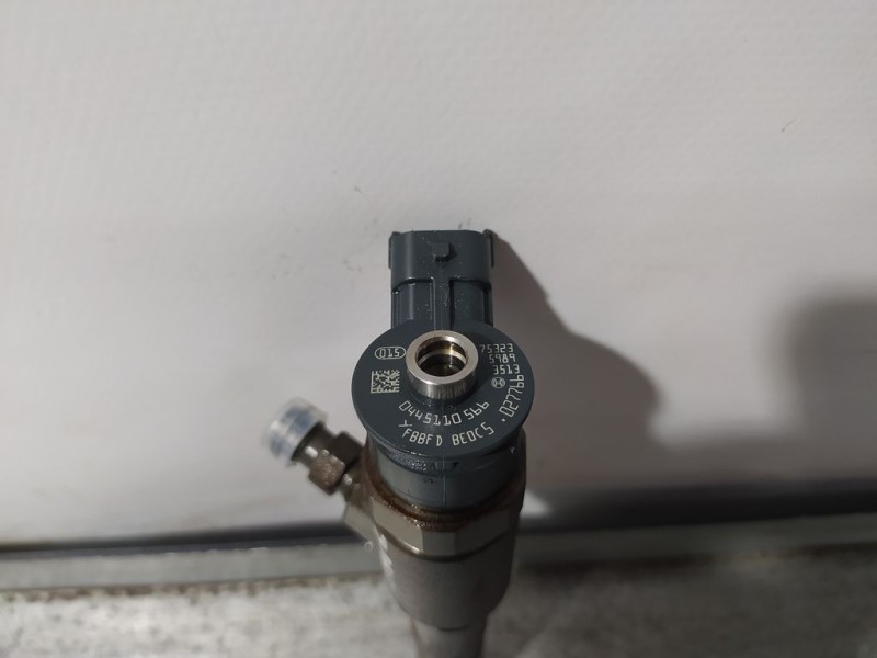Recambio de inyector para peugeot 208 1.6 16v hdi fap referencia OEM IAM  0445110566 BOSCH