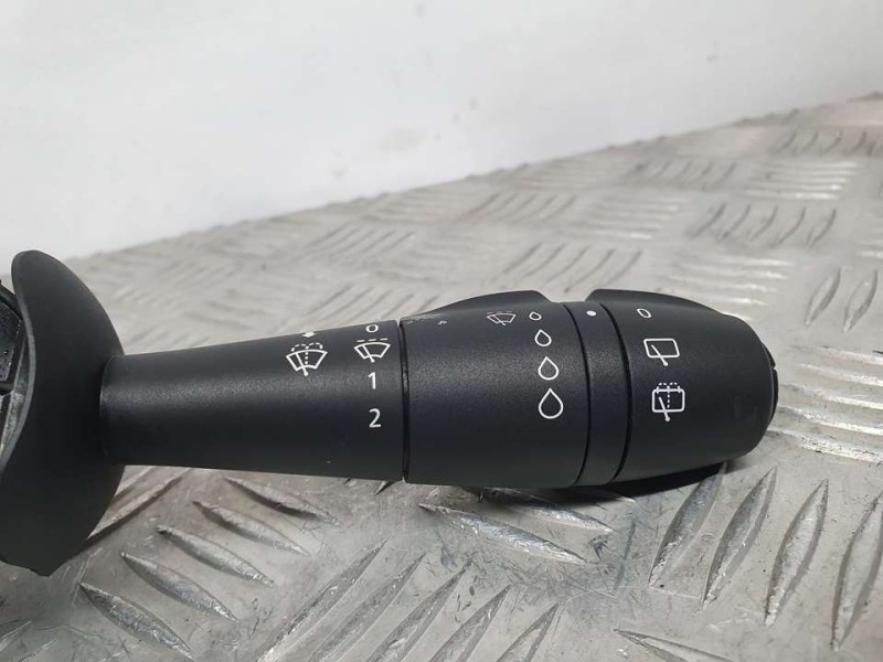 Recambio de mando limpia para renault clio iv business referencia OEM IAM 255675284R E106703131 