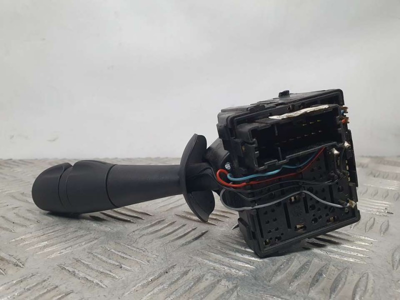 Recambio de mando limpia para renault clio iv business referencia OEM IAM 255675284R E106703131 