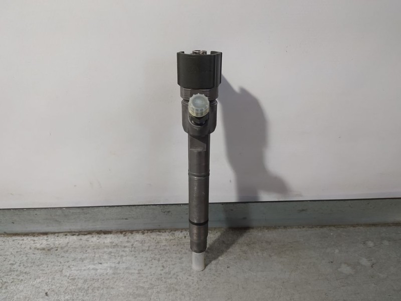 Recambio de inyector para hyundai tucson 1.7 crdi cat referencia OEM IAM 338002A800 0445110411 BOSCH