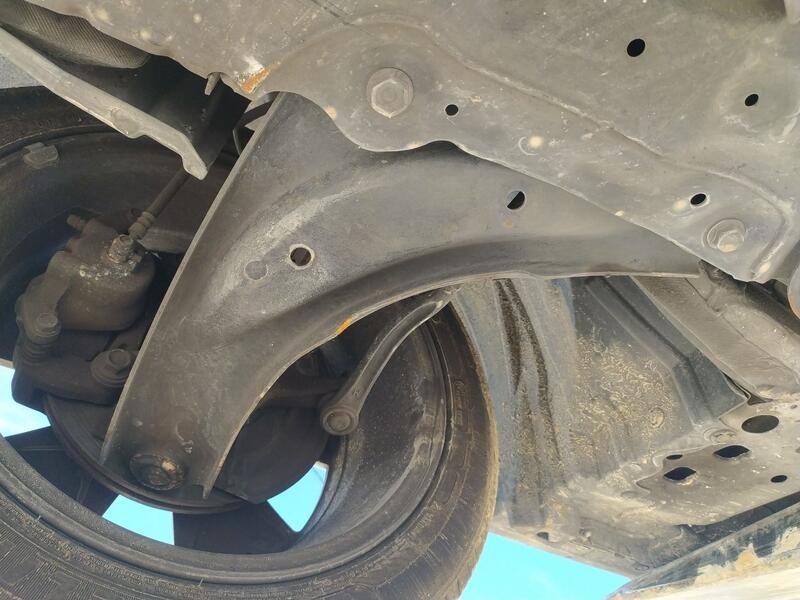 Recambio de brazo suspension inferior delantero derecho para nissan pulsar hatchback (c13) 1.5 dci referencia OEM IAM 545001KK0B