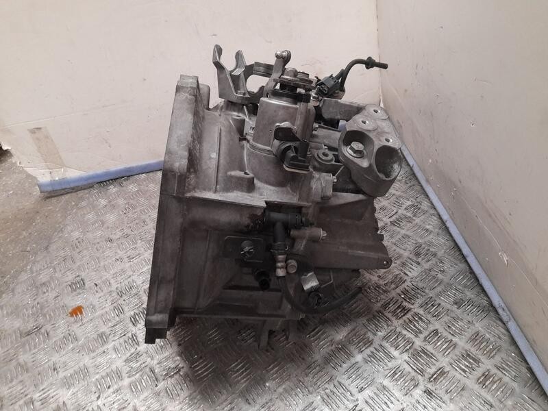 Recambio de caja cambios para opel mokka excellence referencia OEM IAM MR5 55585523 6 VELOCIDADES