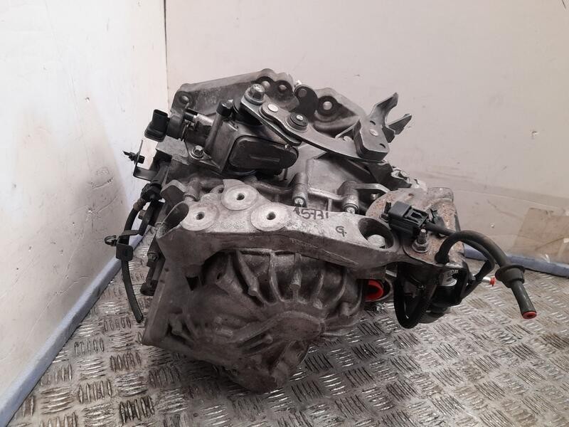 Recambio de caja cambios para opel mokka excellence referencia OEM IAM MR5 55585523 6 VELOCIDADES