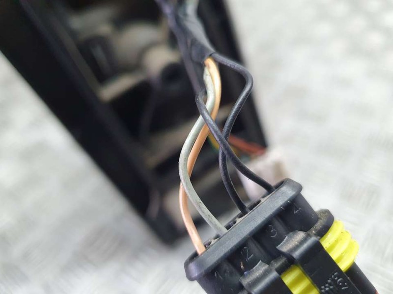 Recambio de retrovisor izquierdo para iveco daily ka caja cerrada gran espacio 35s... batalla 3300 referencia OEM IAM SIN REF  E