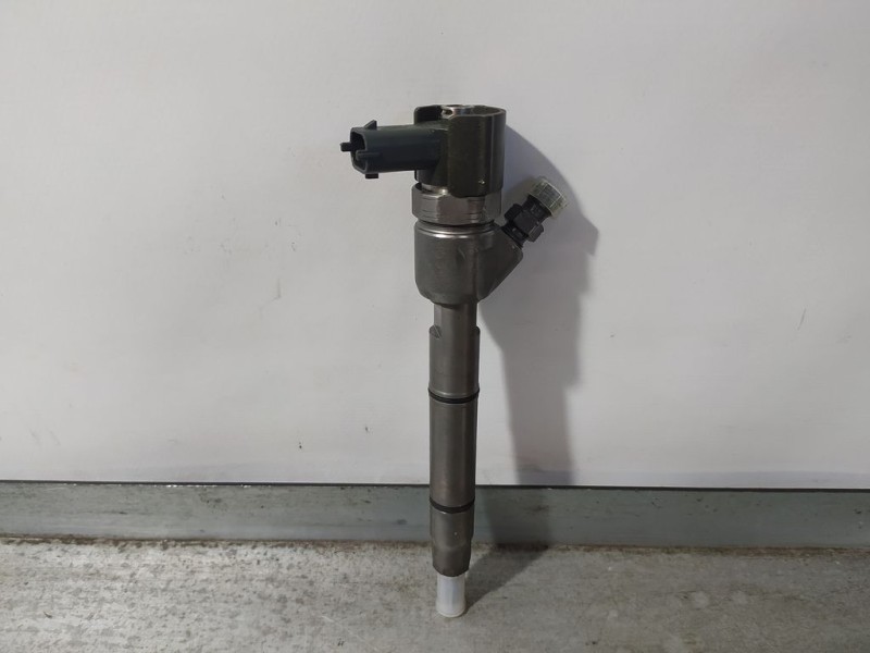 Recambio de inyector para hyundai tucson 1.7 crdi cat referencia OEM IAM 338002A800 0445110411 BOSCH