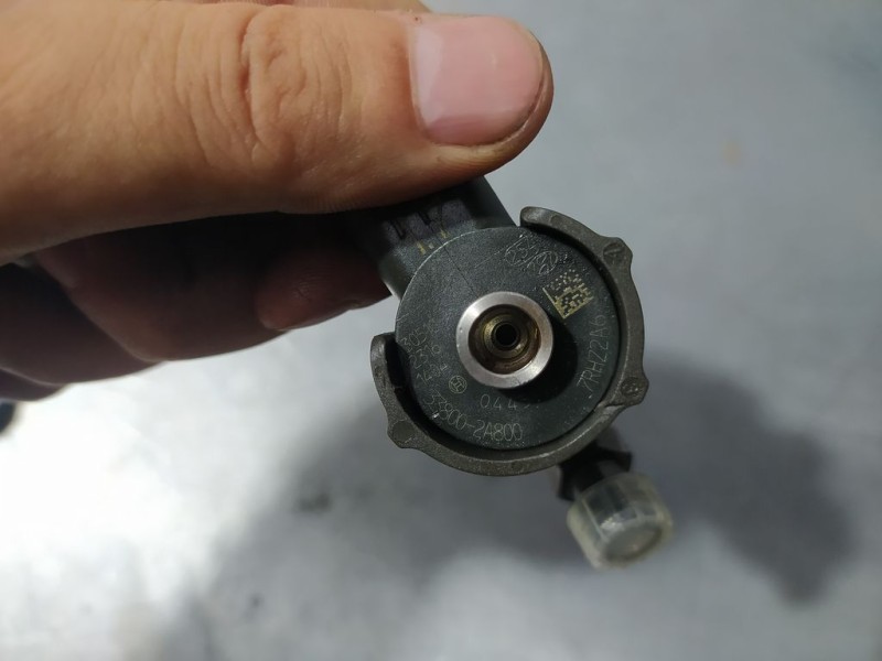 Recambio de inyector para hyundai tucson 1.7 crdi cat referencia OEM IAM 338002A800 0445110411 BOSCH