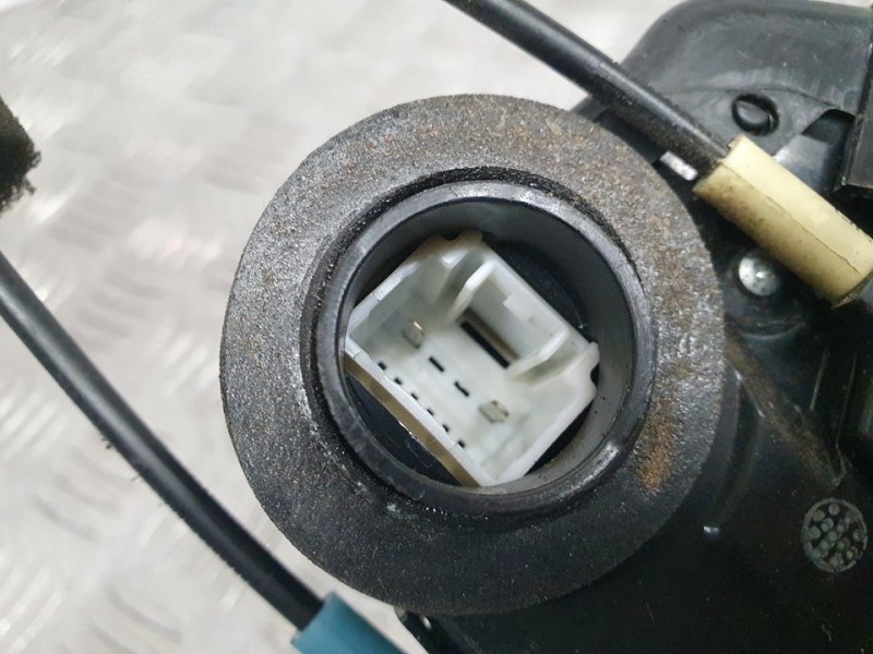 Recambio de cerradura puerta trasera derecha para toyota rav 4 (a3) executive referencia OEM IAM 1060610  