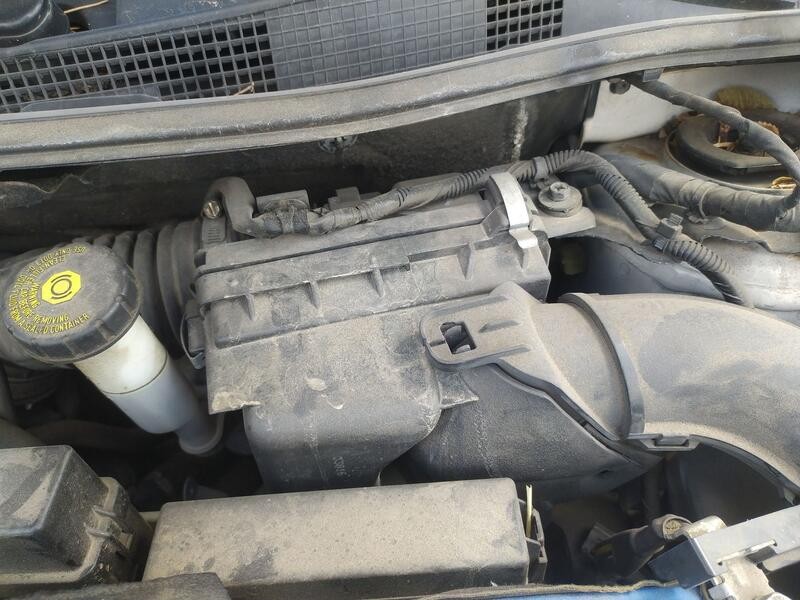 Recambio de carcasa filtro aire para nissan pulsar hatchback (c13) 1.5 dci referencia OEM IAM 165281KA0B  