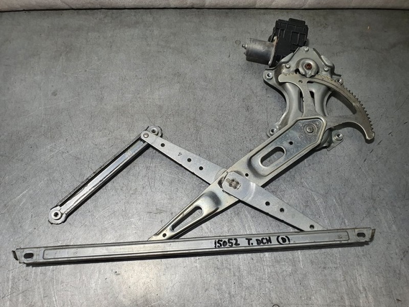 Recambio de elevalunas trasero derecho para toyota prius+ advance referencia OEM IAM 6980121020  7 PINES