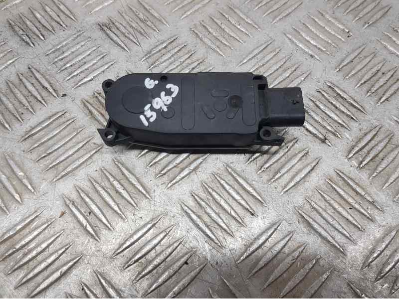 Recambio de motor apertura trampillas climatizador para peugeot 2008 (p1) allure referencia OEM IAM 5877R1001  