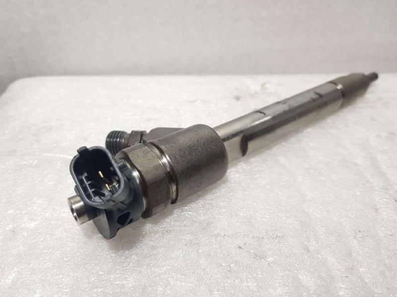 Recambio de inyector para peugeot expert furgón pro standar referencia OEM IAM 9828959880 0445110955 BOSCH