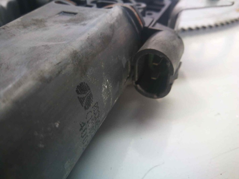 Recambio de elevalunas delantero derecho para renault kangoo (f/kc0) referencia OEM IAM 400370A  2 PINS