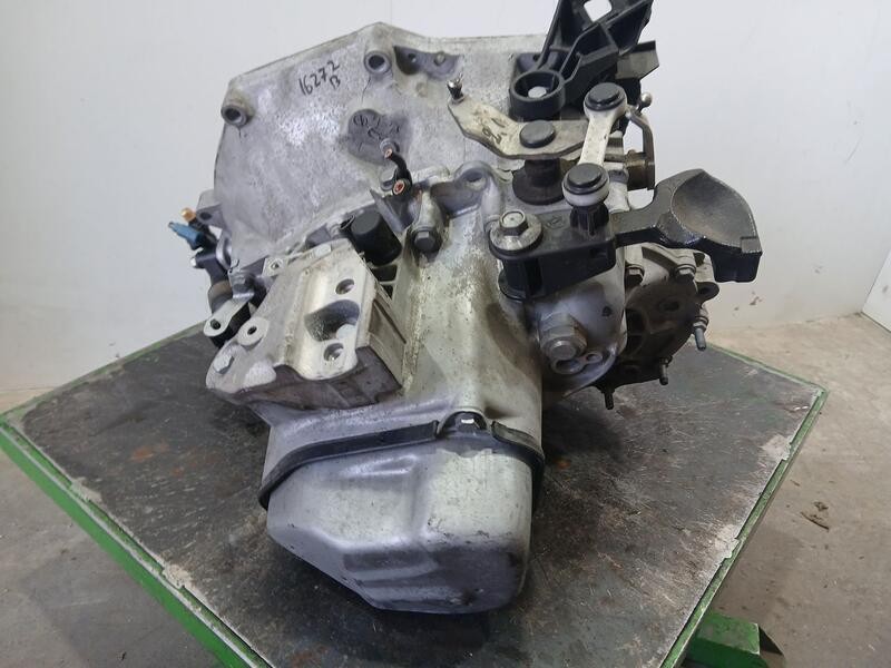 Recambio de caja cambios para citroën c3 iii (sx) 1.2 vti 82 lpg referencia OEM IAM 20A701 1696587 5VELOCIDADES