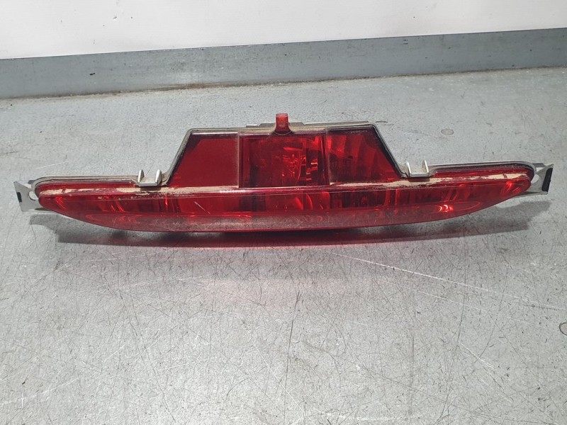 Recambio de piloto trasero central para peugeot 208 access referencia OEM IAM 9674308980  