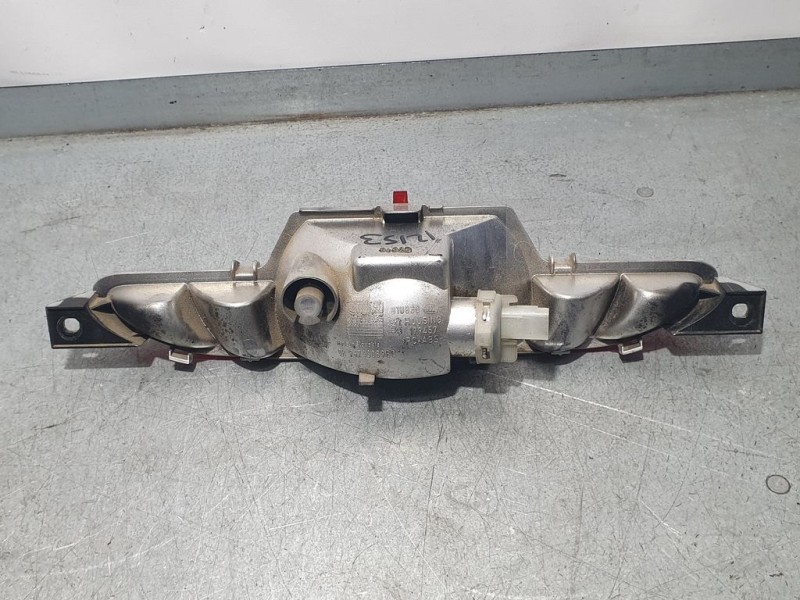 Recambio de piloto trasero central para peugeot 208 access referencia OEM IAM 9674308980  