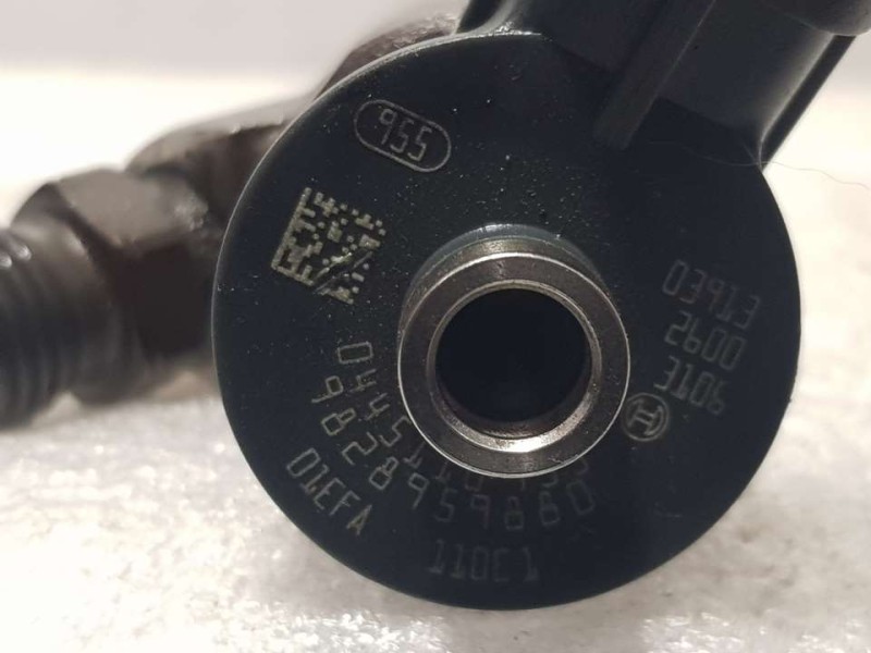 Recambio de inyector para peugeot expert furgón pro standar referencia OEM IAM 9828959880 0445110955 BOSCH