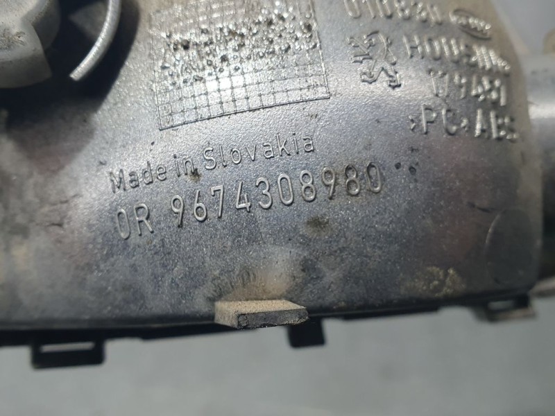 Recambio de piloto trasero central para peugeot 208 access referencia OEM IAM 9674308980  