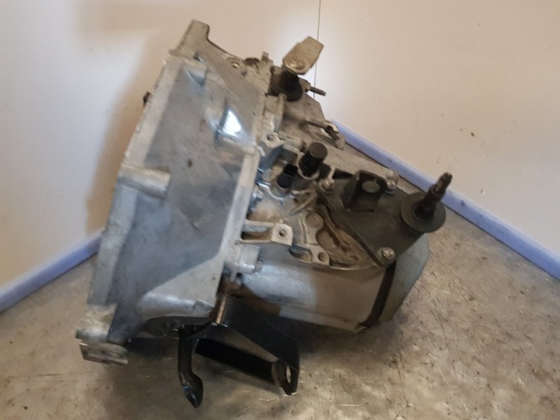 Recambio de caja cambios para peugeot 206+ básico referencia OEM IAM 20CO53 1152025 5VELOCIDADES