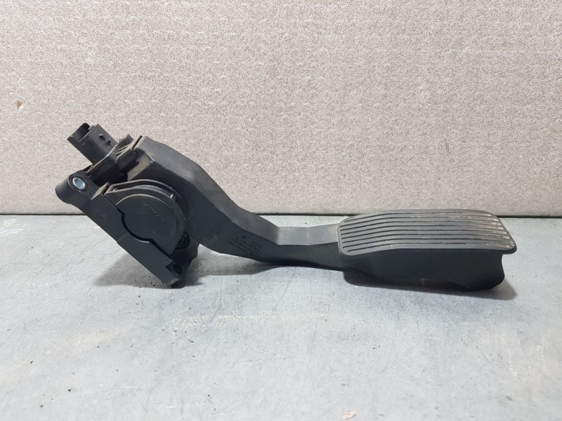 Recambio de potenciometro pedal para citroën xsara berlina 1.6i 16v premier referencia OEM IAM 9643473180 0280752243 BOSCH