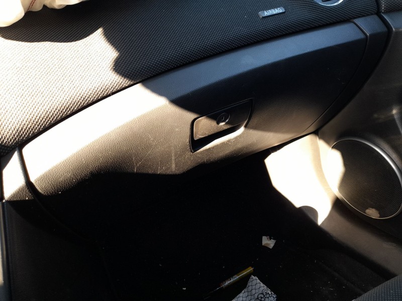 Recambio de guantera para chevrolet cruze hatchback (j305) 2.0 cdi referencia OEM IAM 42426839  