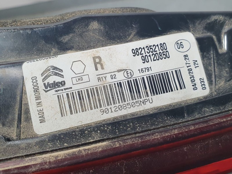 Recambio de piloto trasero derecho para citroën c4 cactus live referencia OEM IAM 9821352180 90120850 VALEO INTERIOR ROZADO