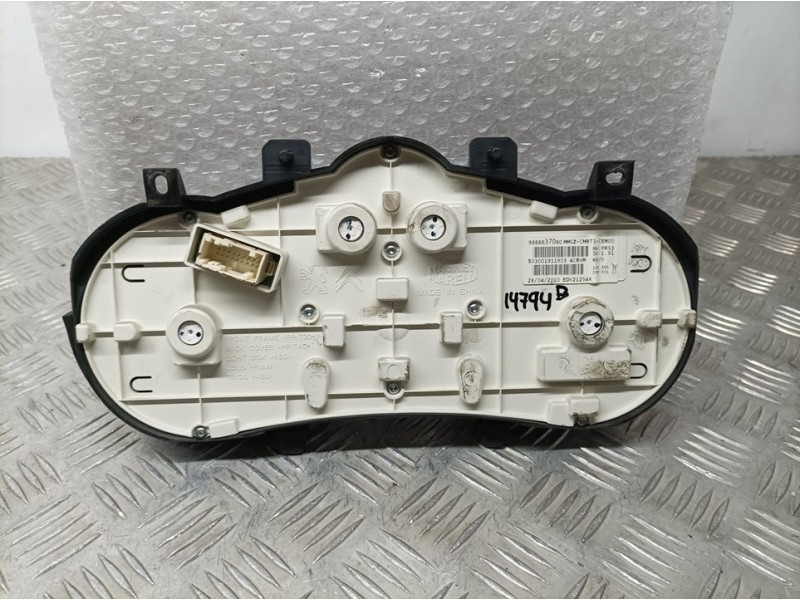 Recambio de cuadro instrumentos para peugeot 206+ básico referencia OEM IAM 9666637080 503001911903 MAGNETI MARELLI