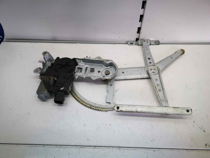 Recambio de elevalunas delantero derecho para opel corsa c 1.3 16v cdti cat (z 13 dt / ln9) referencia OEM IAM 13173074  6 PINS