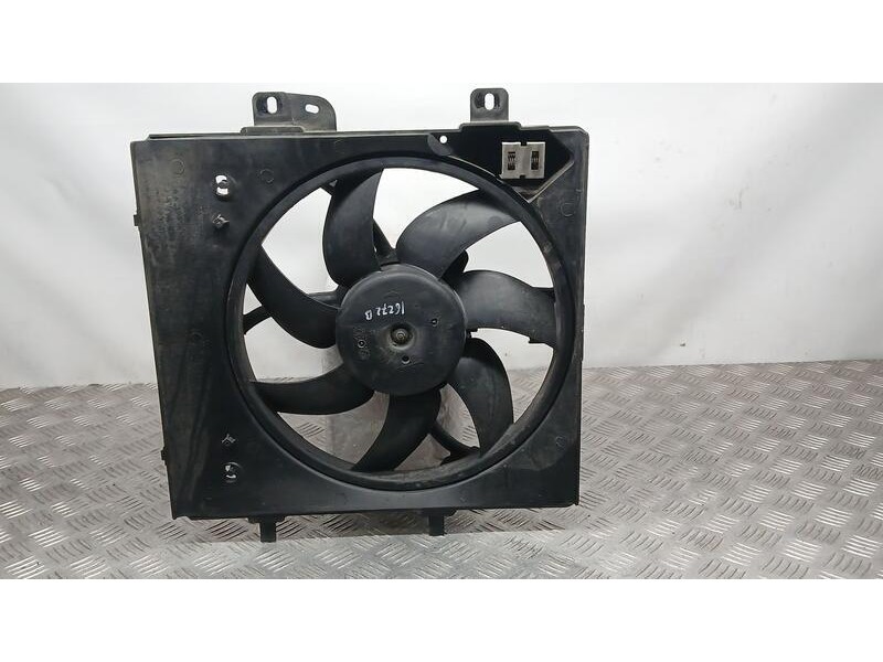 Recambio de electroventilador para citroën c3 iii (sx) 1.2 vti 82 lpg referencia OEM IAM 9829774580 VALEO T85755C