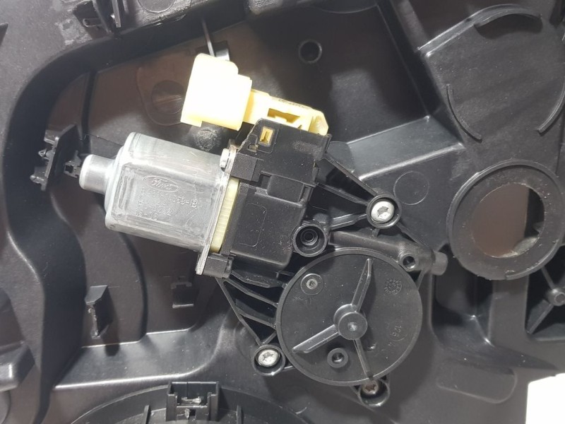 Recambio de elevalunas delantero derecho para ford fiesta (ccn) trend referencia OEM IAM C1BBA045H16AB  ELECTRICO 6 PINS