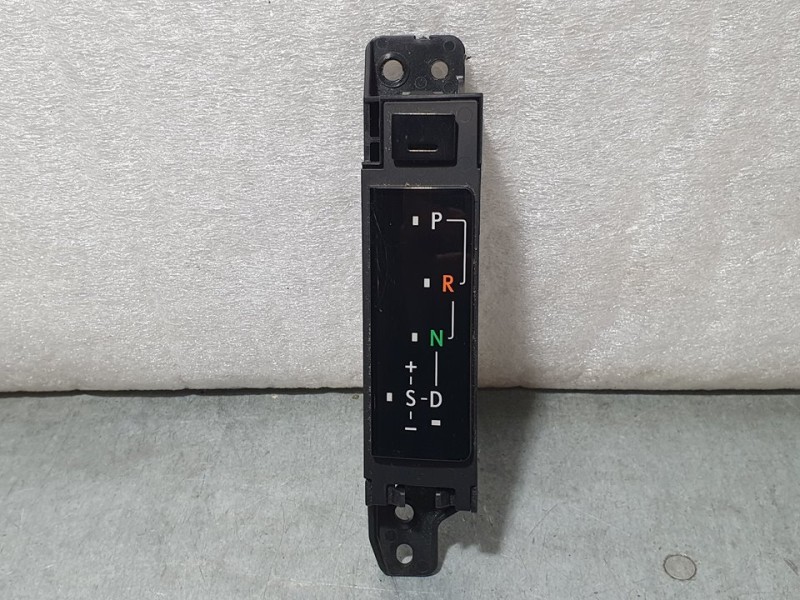 Recambio de modulo electronico para lexus is 300h referencia OEM IAM 76H710LHD  